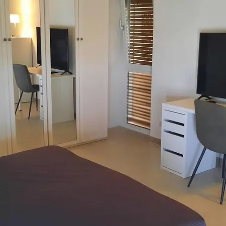 לינה וארוחת בוקר Panorama *